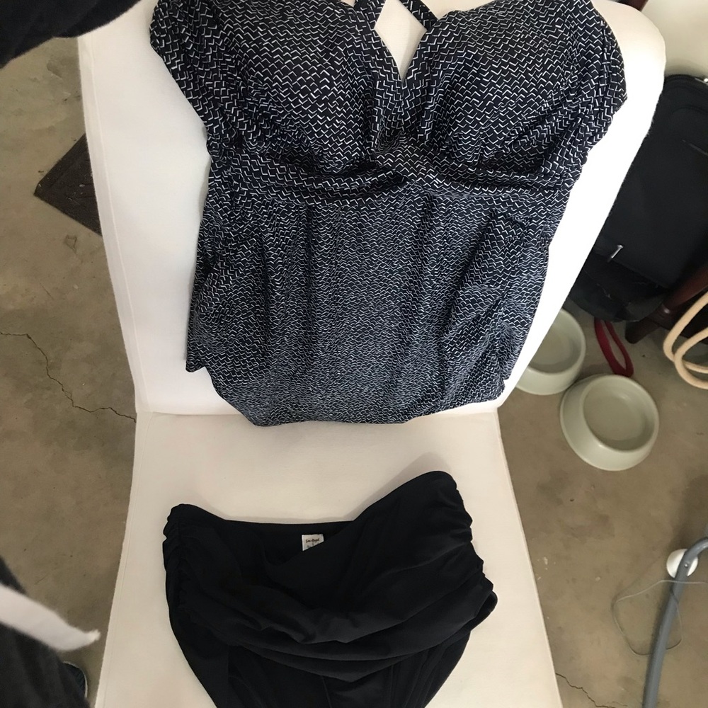 Maternity. Two piece. High waisted.